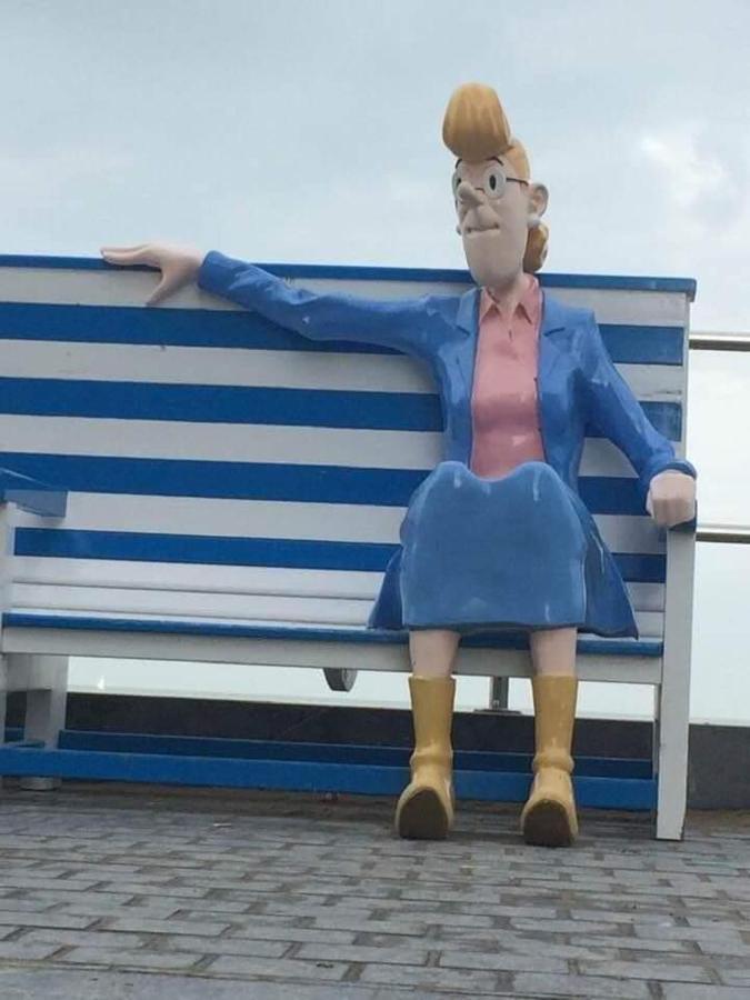 Studio De Strandloper Met 1 Zetelbed En 1 Bedkast Lägenhet Middelkerke Exteriör bild
